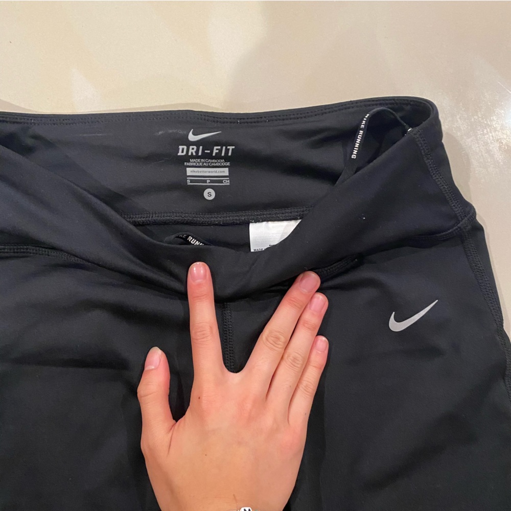 Nike Capris - Picture 2 of 3